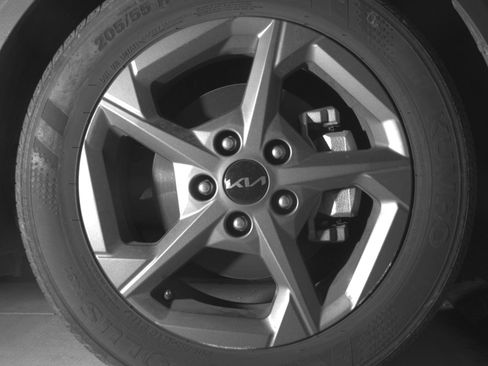 Used 2025 Kia K4 LXS image 13