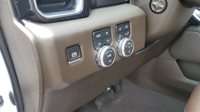 Used 2022 GMC Sierra 1500 Denali w/ Denali Reserve Package AWD/4WD image 11