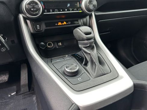 Certified 2024 Toyota RAV4 LE AWD/4WD image 29