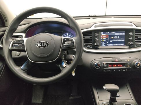 Used 2019 Kia Sorento AWD V6 image 22