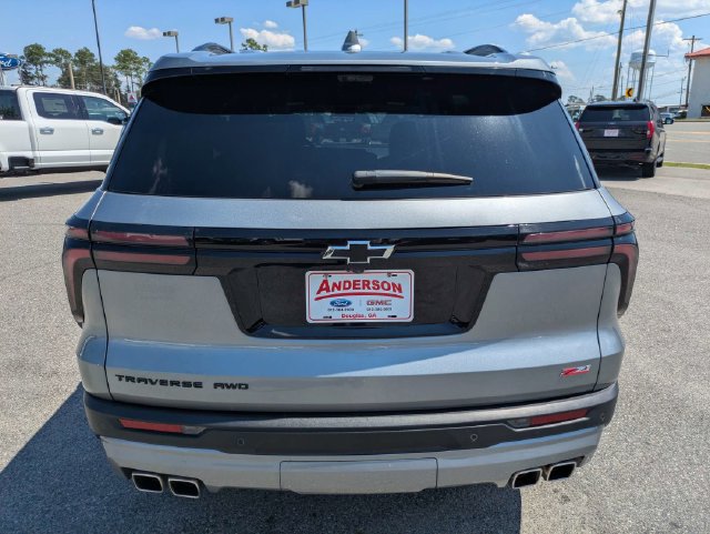 Used 2025 Chevrolet Traverse Z71 w/ Enhanced Driving Package AWD/4WD image 5
