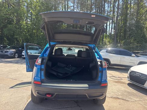 Used 2019 Jeep Cherokee Trailhawk w/ Comfort/Convenience Group AWD/4WD image 15