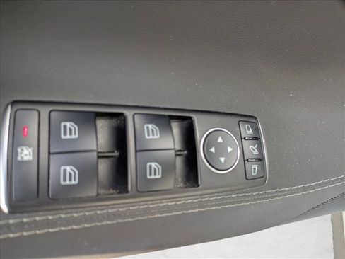 Used 2015 Tesla Model S 85D image 7