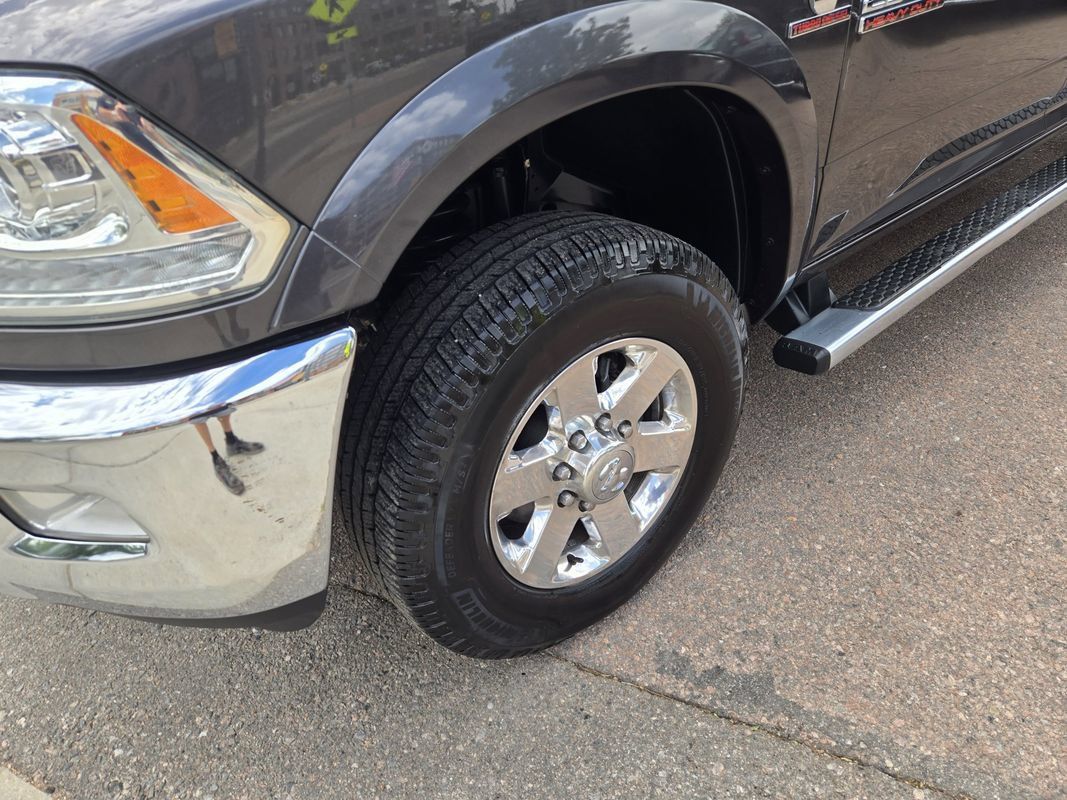 Used 2014 RAM 2500 Laramie w/ Cold Weather Group AWD/4WD image 5