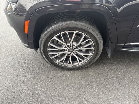 Used 2023 Jeep Grand Cherokee L Summit image 11