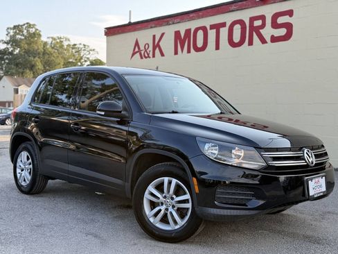 Used 2013 Volkswagen Tiguan S FWD image 1