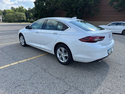 Used 2019 Buick Regal Preferred w/ Sights and Sounds Package FWD image 22