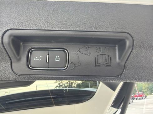 Used 2025 Ford Explorer Active w/ Active Comfort Package RWD image 8