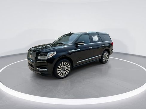 Used 2019 Lincoln Navigator Reserve AWD/4WD image 4