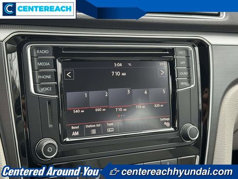 Used 2018 Volkswagen Passat 2.0T R-Line image 25