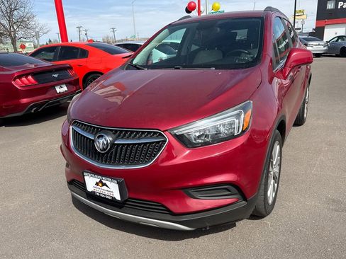 Used 2020 Buick Encore Preferred image 3