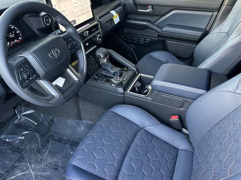 New 2025 Toyota 4Runner 4WD image 9