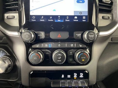 Used 2022 RAM 1500 Laramie AWD/4WD image 30