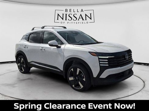 New 2026 Nissan Kicks SR w/ Cold Weather Package AWD/4WD image 1