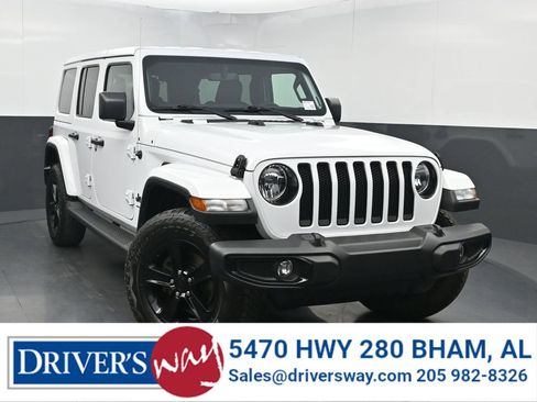 Used 2022 Jeep Wrangler Unlimited Sahara AWD/4WD image 1