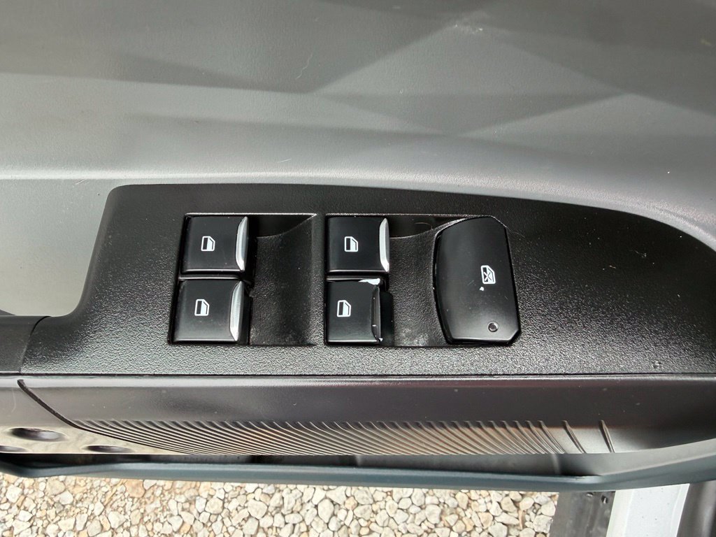 Used 2025 Ford Maverick XL FWD image 10