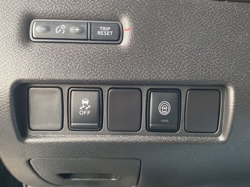 Used 2023 Nissan Murano SV image 30