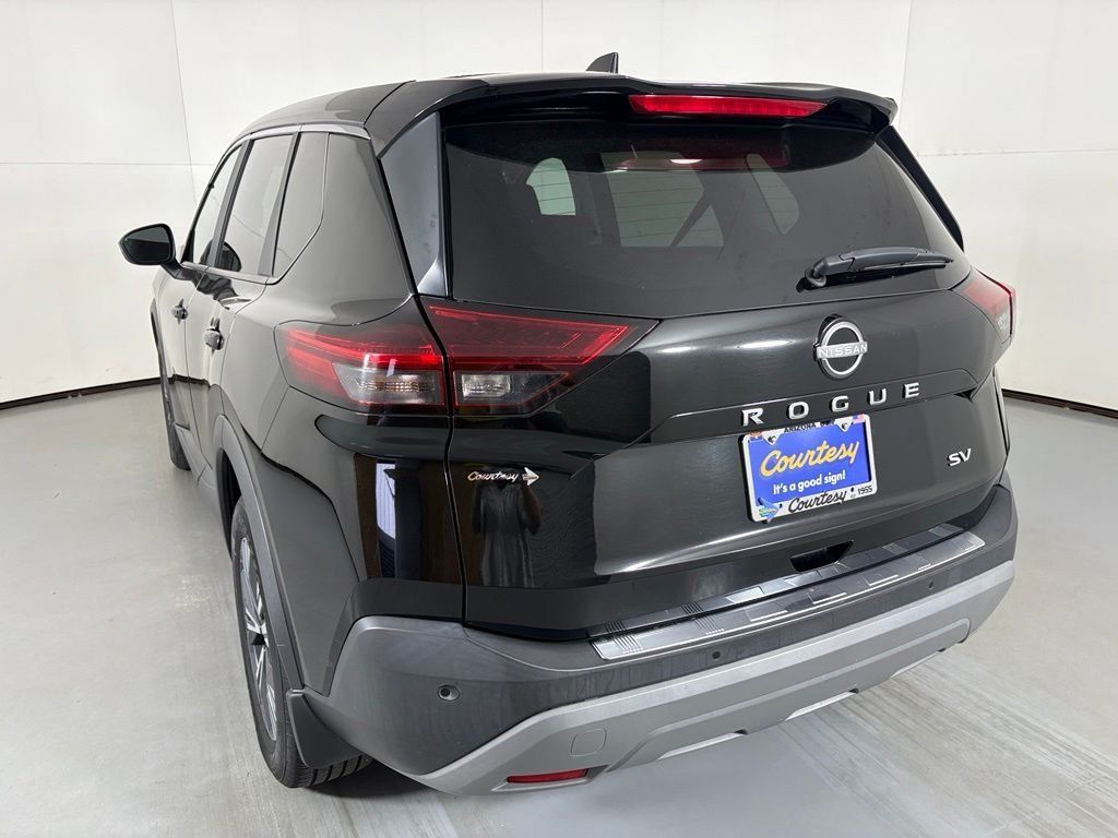 Used 2023 Nissan Rogue SV FWD image 6