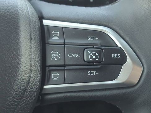 Used 2024 Jeep Compass Limited image 14