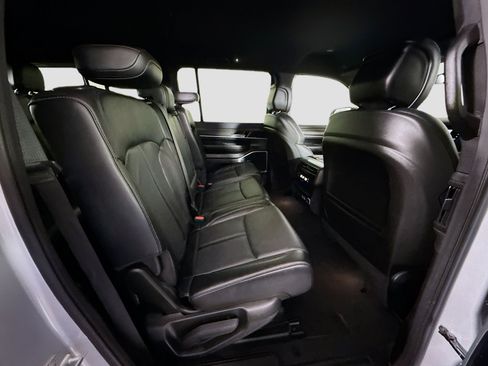 Used 2023 Jeep Wagoneer Series II RWD image 27