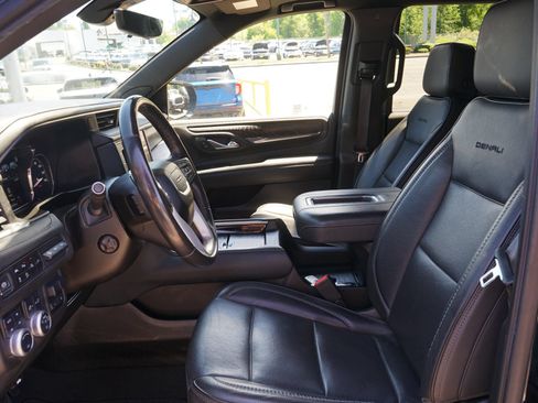 Used 2021 GMC Yukon Denali w/ Denali Ultimate Package AWD/4WD image 15