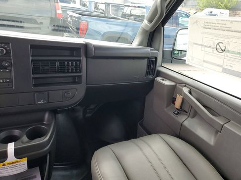 New 2026 GMC Savana 2500 Extended RWD image 15