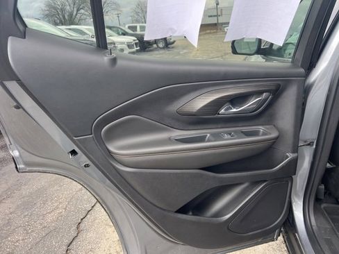 Used 2021 GMC Terrain SLT w/ Infotainment Package II image 17