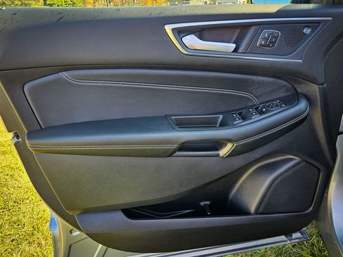 Used 2021 Ford Edge Titanium w/ Class II Trailer Tow Package image 10