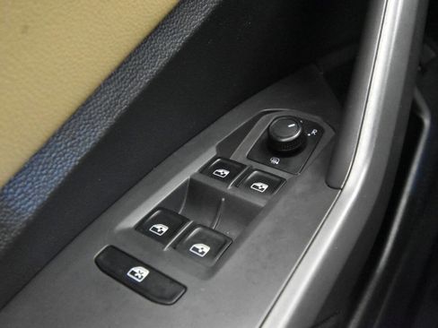 Used 2019 Volkswagen Jetta SE image 29