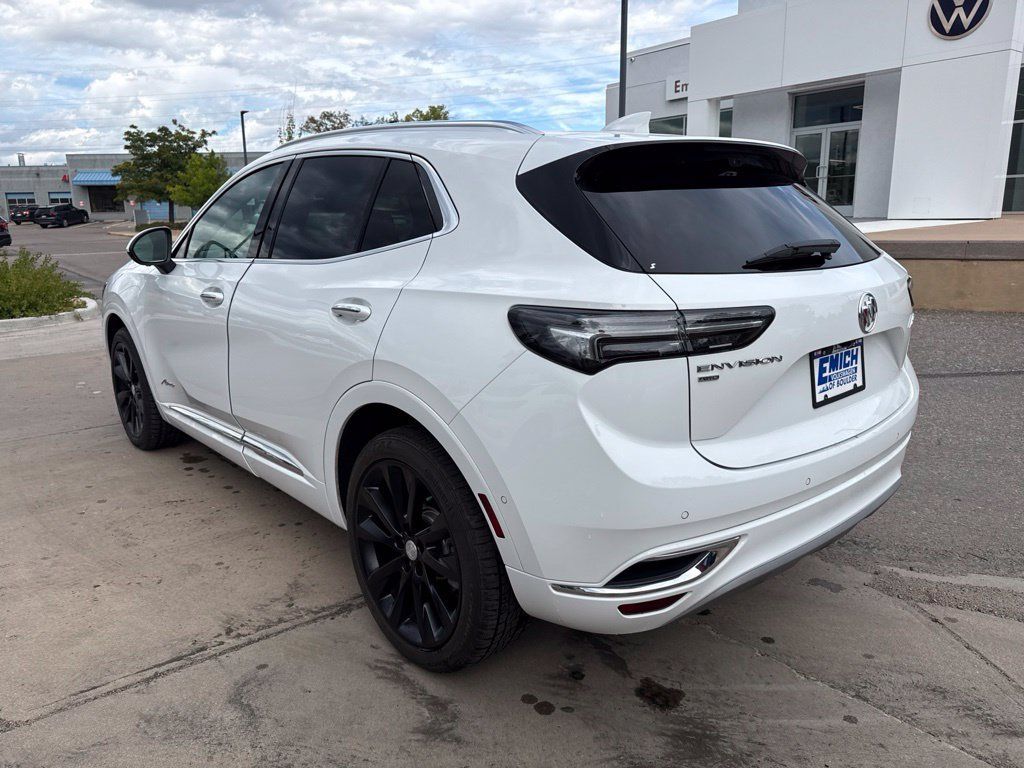 Used 2021 Buick Envision Avenir w/ Technology Package II AWD/4WD image 3
