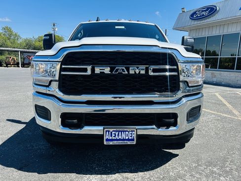Used 2024 RAM 3500 Tradesman w/ Chrome Appearance Group image 3