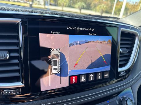 New 2026 Chrysler Pacifica Limited w/ S Appearance Package image 27