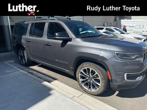 Used 2023 Jeep Wagoneer L Series III w/ Premium Group I image 1