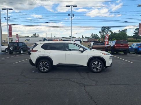 Certified 2023 Nissan Rogue SV AWD/4WD image 4