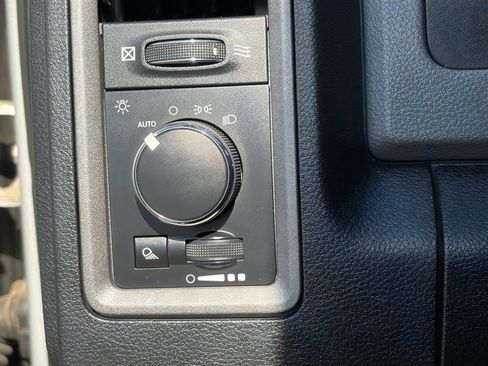 Used 2018 RAM 2500 Tradesman w/ Chrome Appearance Group AWD/4WD image 18