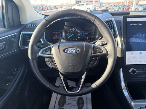 Used 2024 Ford Edge Titanium image 14
