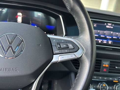 Used 2024 Volkswagen Jetta SE image 19