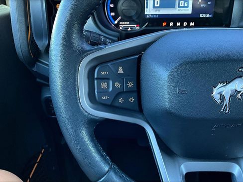 Used 2024 Ford Bronco Badlands image 11