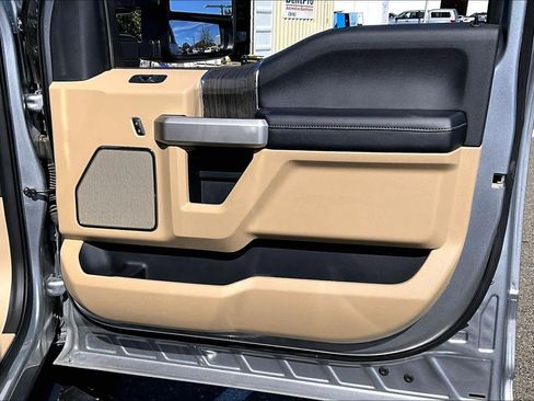 Used 2021 Ford F250 Lariat w/ Lariat Ultimate Package image 22