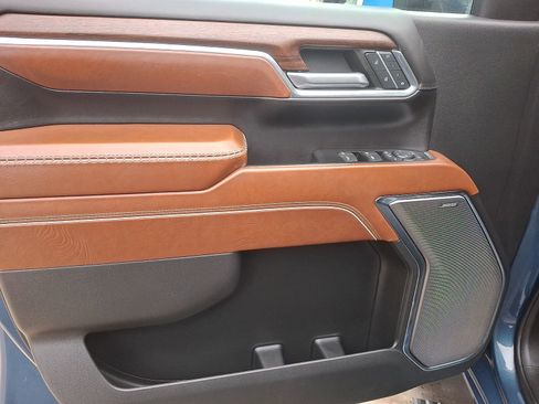 Used 2024 GMC Sierra 3500 Denali Ultimate image 12