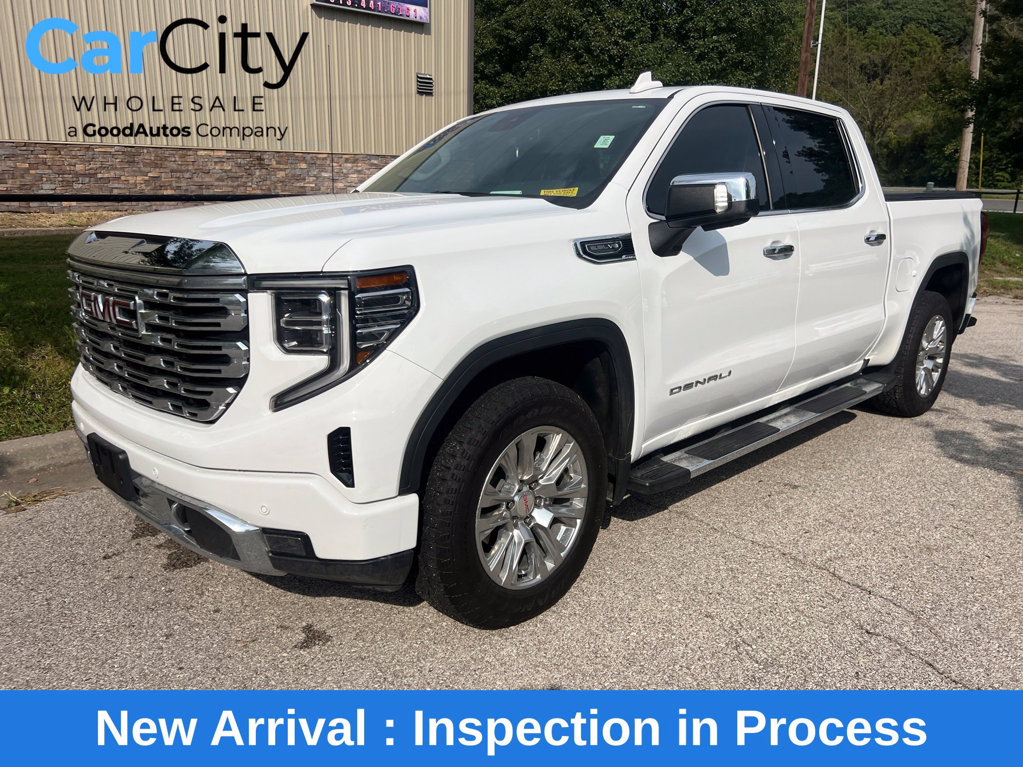 Used 2023 GMC Sierra 1500 Denali AWD/4WD image 1