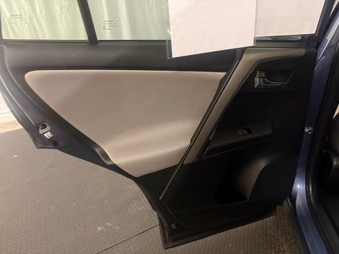 Used 2014 Toyota RAV4 XLE image 25