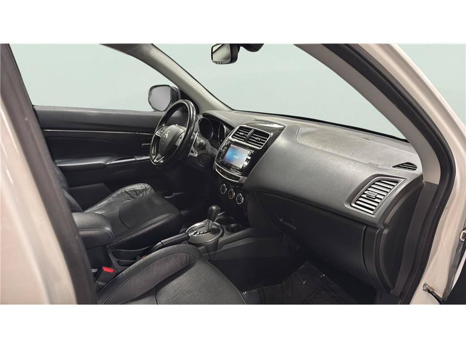 Used 2016 Mitsubishi Outlander Sport SEL FWD image 24