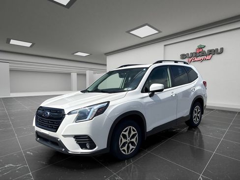 Certified 2023 Subaru Forester Premium AWD/4WD image 6