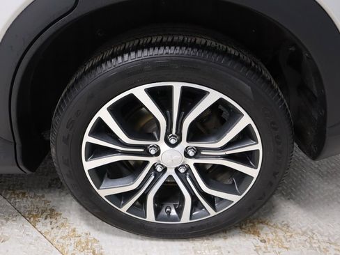 Used 2023 Mitsubishi Eclipse Cross LE image 19