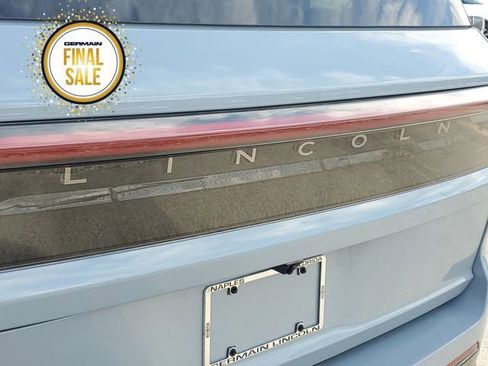 New 2025 Lincoln Navigator Reserve image 14