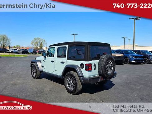 Used 2024 Jeep Wrangler Sport S image 5