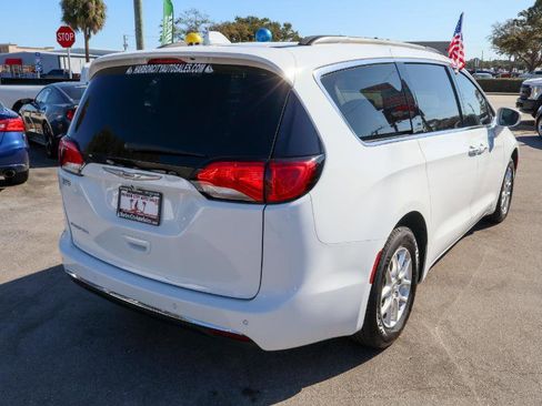 Used 2020 Chrysler Pacifica Touring w/ Cold Weather Group image 6