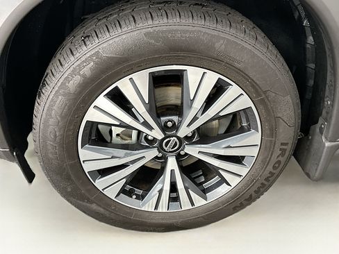 Used 2021 Nissan Rogue SV AWD/4WD image 11