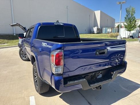 Used 2022 Toyota Tacoma TRD Sport w/ Technology Package image 4